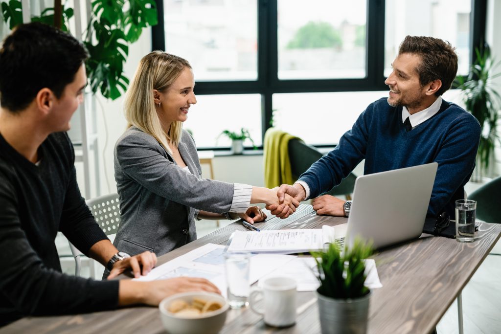 A Nova Lei de Licitações e os Contratos com Estatais: Impactos e Oportunidades para Empresas Brasileiras 7 Oportunidades nos Contratos com Estatais