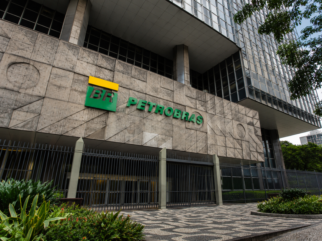 Riscos Jurídicos de Empresas na Cadeia de Suprimentos da Petrobras: O que a Lei Anticorrupção Exige? 7 ChatGPT Image 30 de ago. de 2026 17 45 56