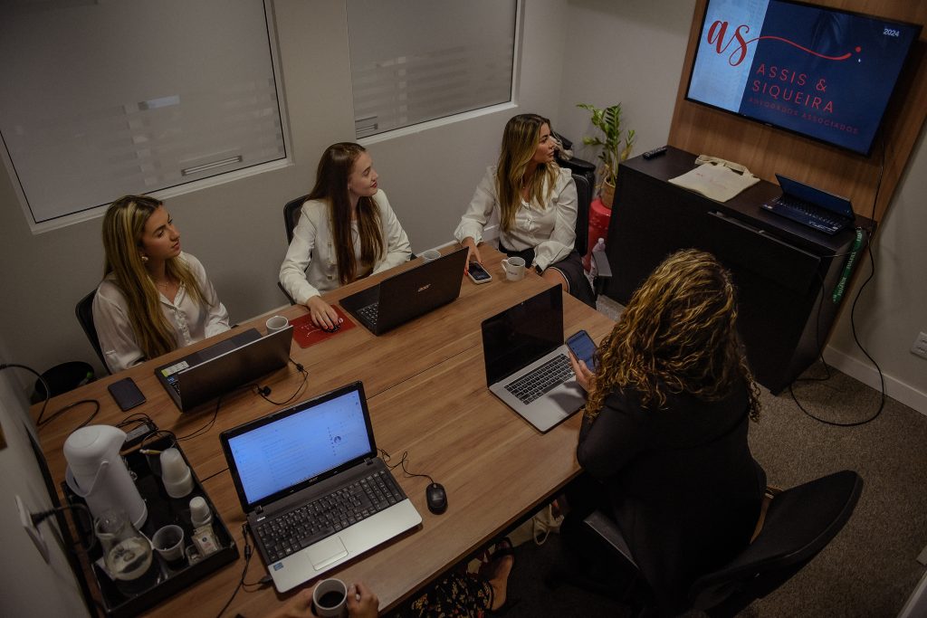 Adicional de Insalubridade para Servidores Públicos: Entenda Seu Direito e Como Recebê-lo 7 Assis e Siqueira Advogados Associados